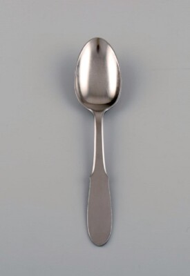 Gundorph Albertus für Georg Jensen. 12 Mitra Edelstahl Dessertlöffel
