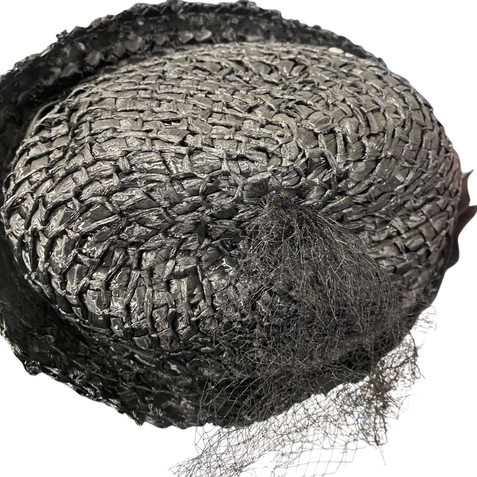 Vintage Clover Lane 1940s Woven wide brim Straw hat White Flower & velvet Ribbon - Image 2 of 3