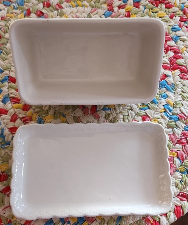 Mulher pioneira ~ "Toni" ~ Grés ~ Em relevo ~ Linho ~ Prato de manteiga coberto - Imagem 4 de 4