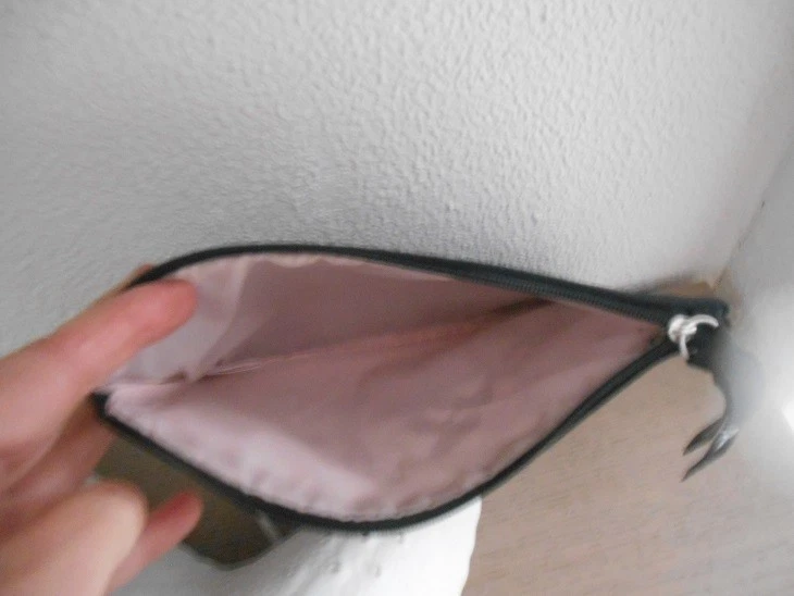  Pochette  maquillage /LA PETITE ROBE NOIRE   Guerlain / Neuve - Photo 3/4