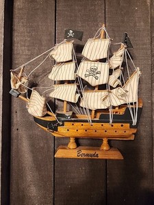 Vintage Wooden Bermuda Clipper Pirate Ship Model 9x9x2" 