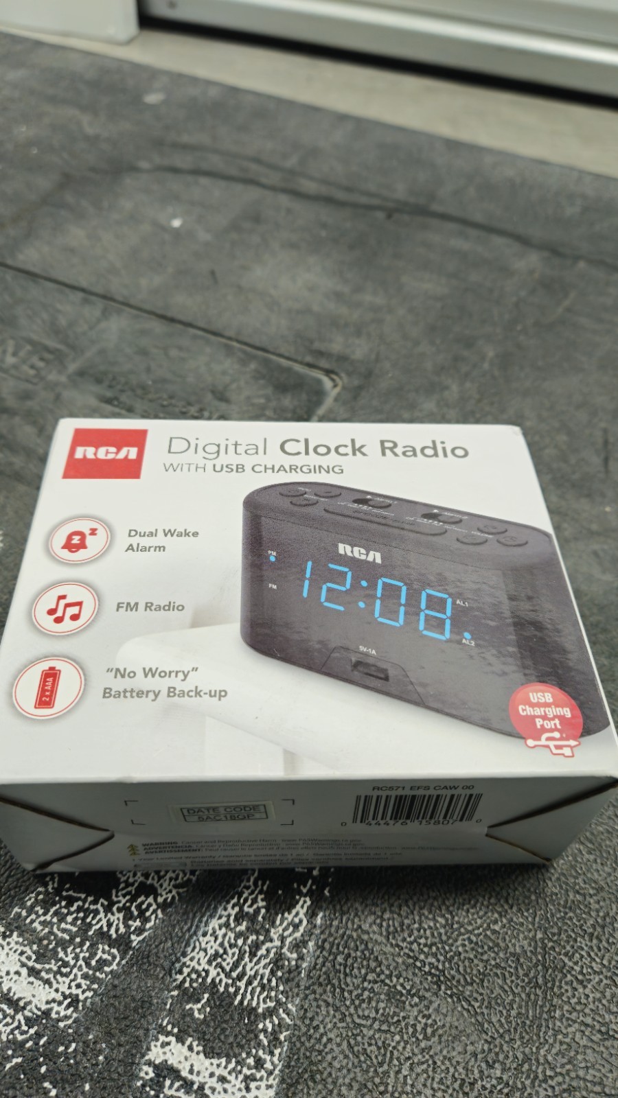RCA DIGITAL CLOCK FM RADIO With USB Charging NIB