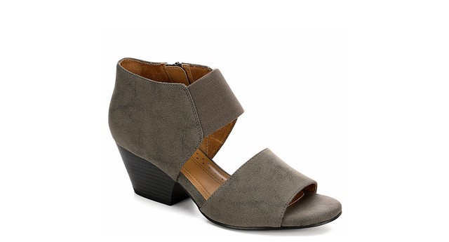 naturalizer peep toe booties