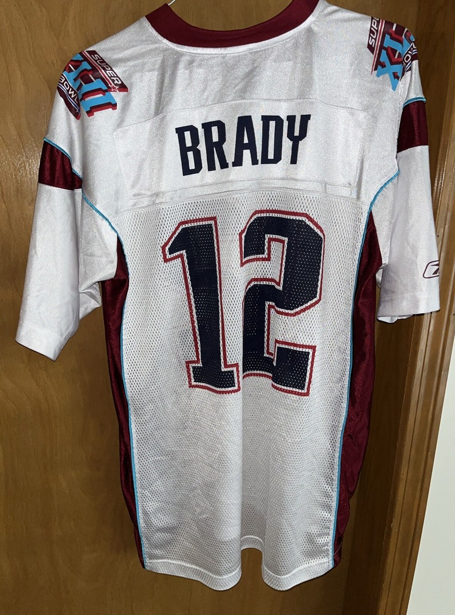 New England Patriots Tom Brady シャツ 12 New England Patriots Tom Brady Sneak Graphic T-Shirt - Womens