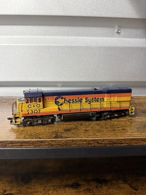 Athearn HO GE U30B Chessie System C&O #2307 Powered   Runs