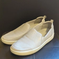Vionic Penelope Leather Light Gray Slip On Classic Comfort Loafer Show Size 8.5