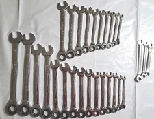 GearWrench 35720-06 Ratcheting Combination Wrench Set, SAE/Metric. 28pcs. Used