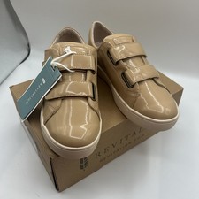 NEW Spenco Revitalign Women  s Malibu Bella Patent Tan Sneakers SZ: 7 D