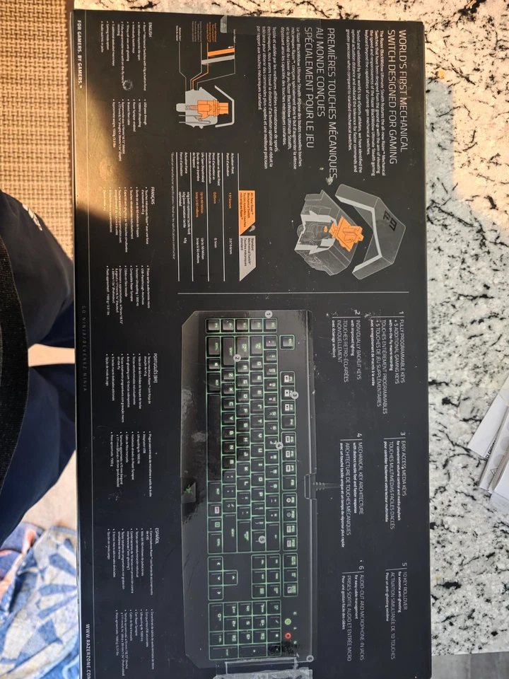 Razer BlackWidow Ultimate (RZ0301703100R3U1) Mechanical Gaming Keyboard - Image 2 of 2