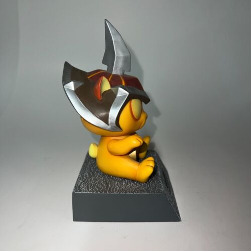 2015 Blizzard BlizzCon World of Warcraft Waving Cinder Kitten - **VERY RARE** - Picture 2 of 4