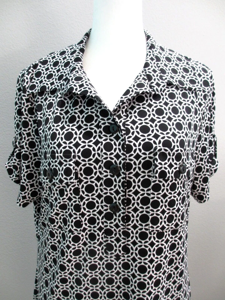 Camisa feminina En Focus Studio 14 preta jersey manga curta elástica colarinho - Imagem 2 de 4