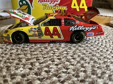 Terry Labonte 1/24 Action 2005 #44 Kellog’s Racing