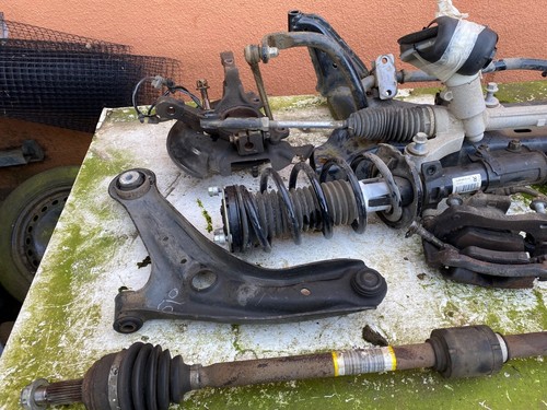 JOB LOT - FORD TOURNEO COURIER 2019 FRONT STEERING , SUSPENSION PARTS . - Picture 2 of 6