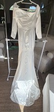 White Long Wedding Gown 100% Polyester Size 6 NWOT