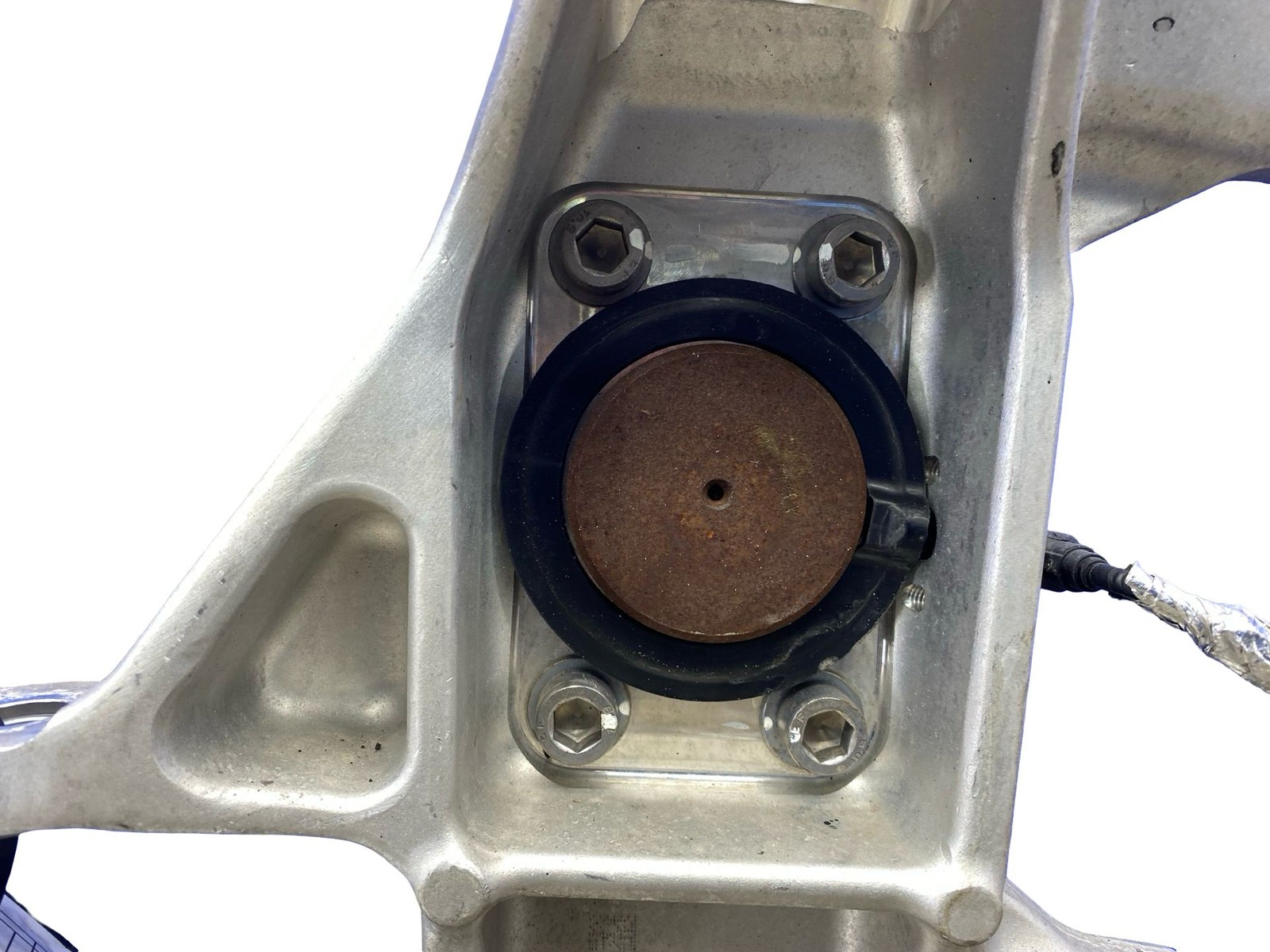 2016-2021 Mclaren 570s RWD 3.8L Front Right Spindle Knuckle Hub Assembly oem