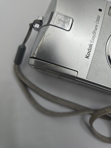 Kodak EasyShare C330 Digital Camera 4.0 Mega Pixels - Picture 4 of 5