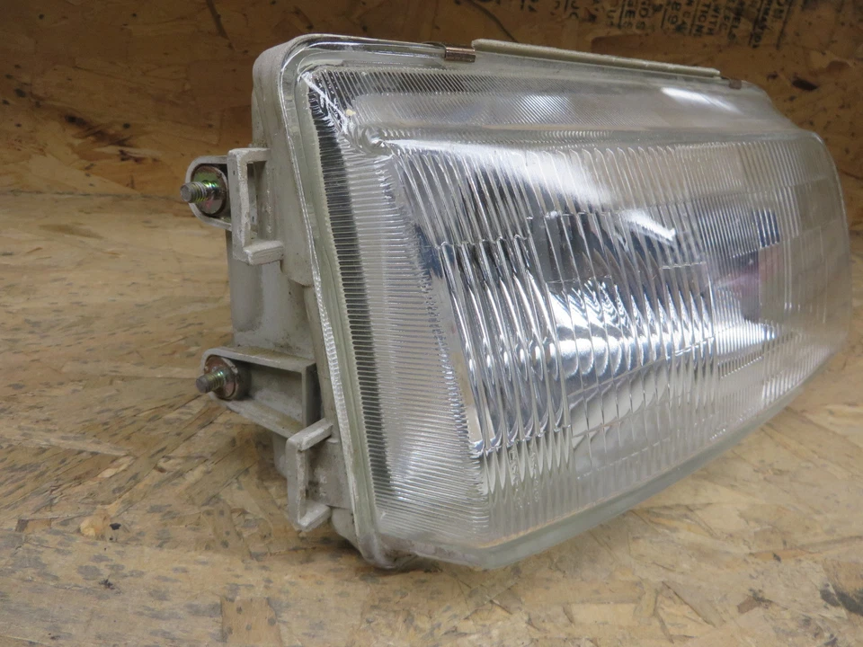FARO DERECHO OEM DODGE COLT VISTA 92-94 MITSUBISHI EXPO 92-94 EAGLE SUMMIT 92-94 Foto 2 de 4
