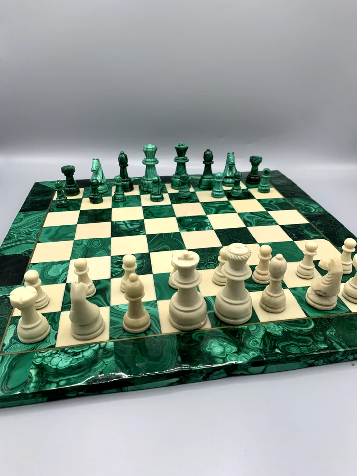 Jeu d’échecs ancien complet – Échiquier en malachite 36,5 x 36,5 cm vintage - Photo 2/4