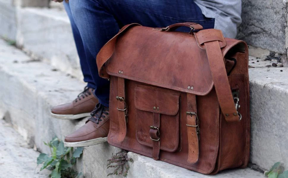 Manly top messenger bag