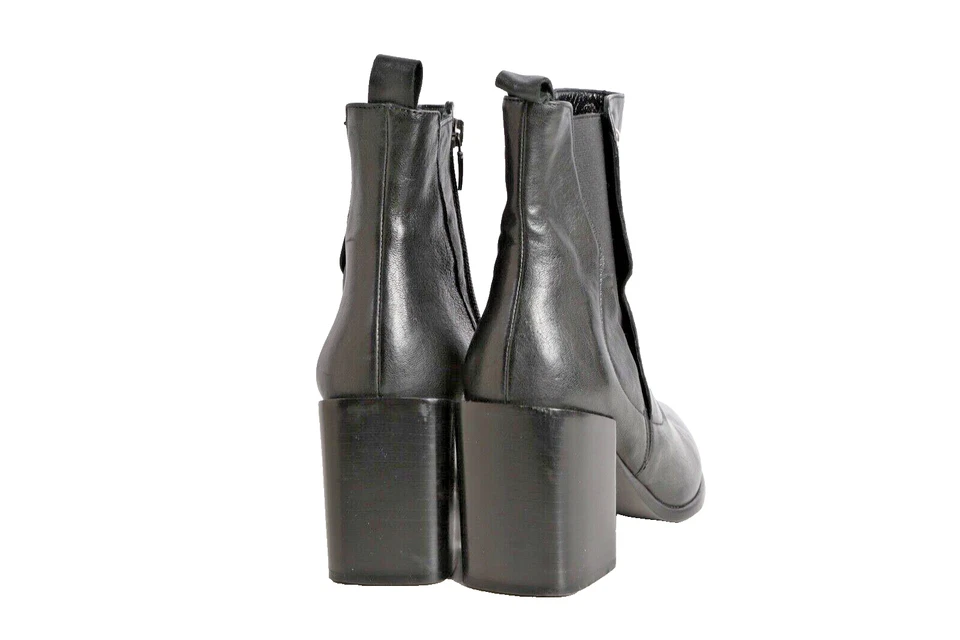 LAURA BELLARIVA Black Leather Pointed Toe Chunky Square Heel Ankle Boots Size 39 - Image 4 of 4