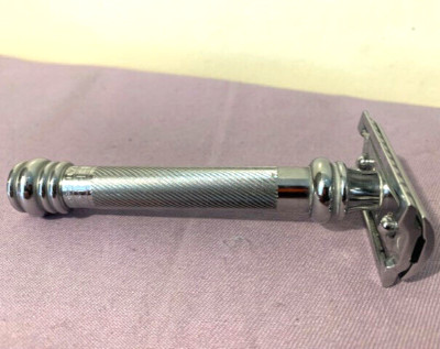 Merkur 38C Long Handle Barber Pole Safety Razor Chrome Finish Silver -- Great