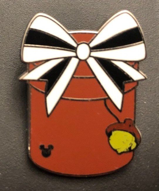 Disney pin 133494 Chip & Dale Present Hidden Mickey 2019 gift Wave A Disneyland