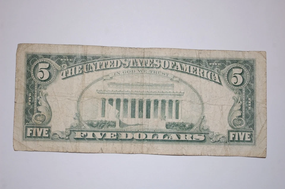 Rare 1977A United States Five Dollar Bill Misprint/Miscut - Image 2 of 4