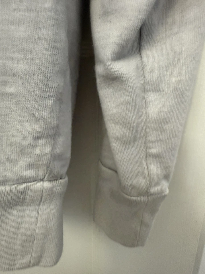 Supreme logo white hoodie cotton  size medium Men’s Streetwear - make an offer - Image 4 of 4