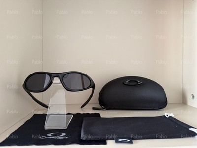 Oakley Minute 1.0 Sunglasses Black Frame Black Lenses Y2K Gorpcore