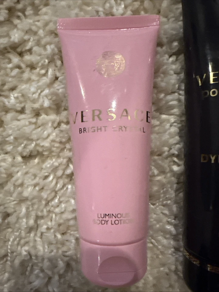 Lote de lociones corporales Versace Bright Crystal, Dylan Blue y Ralph Lauren Romance Foto 2 de 4