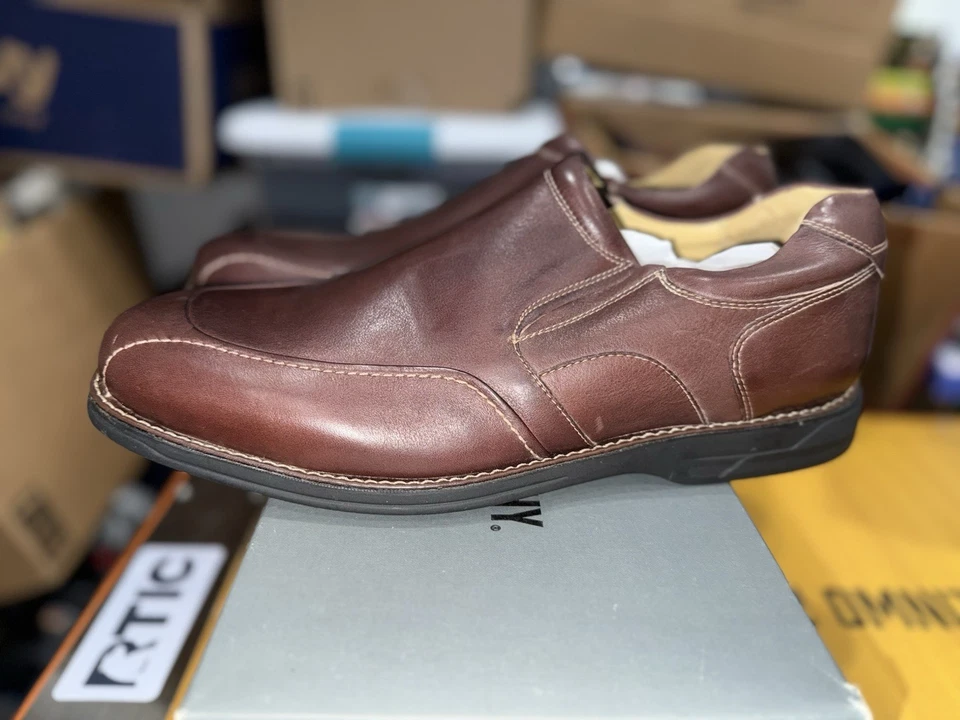 JOHNSTON & MURPHY - Zapatos informales sin cordones de cuero marrón para hombre 20-1564 -- Talla 13M Foto 2 de 4