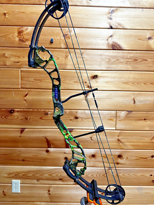 NICE USED PSE Mad Fish Right Handed Bow fishing Bow TOXIC GREEN 50lb Max