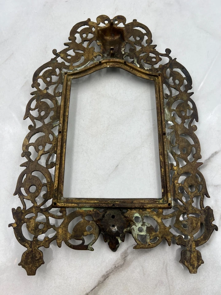 Antiguo marco colgante de pared victoriano de latón o bronce cabeza de Baco dios vino Foto 4 de 4