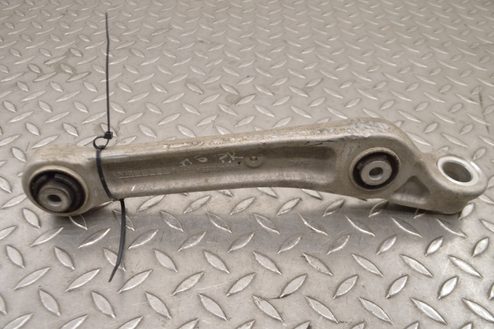 Lower Suspension 02 09オーディアa4 Quattroのためのフロントペア下部吊り下げコントロール