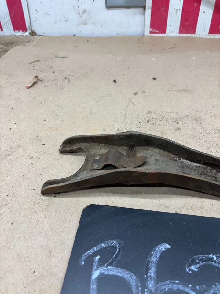 1967 68 69 70 71 72 FORD TORINO FAIRLANE GALAXY FE 390 428 CLUTCH FORK TOP LOADE - Image 2 of 4