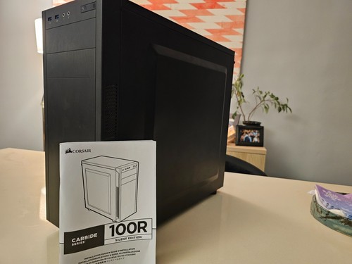 Corsair Carbide series 100r silent edition, obudowa środkowej wieży, czarna, używana - Zdjęcie 8 z 9