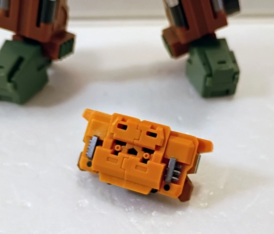 Fansproject Warbot WB004 Revolver Core 3rd Party Roadbuster Complete Excellent - Image 4 of 4