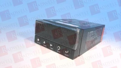 OMEGA ENGINEERING DP41-B / DP41B (NEW NO BOX)