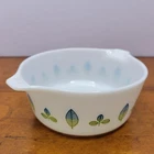VTG Pyrex 472 Cinderella Casserole Dish White Blue Green Leaf Promotional 1.5 Pt