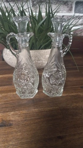 Set Of 2 Vintage Anchor Hocking Early American Pressed Glass Vinegar Oil Cruet