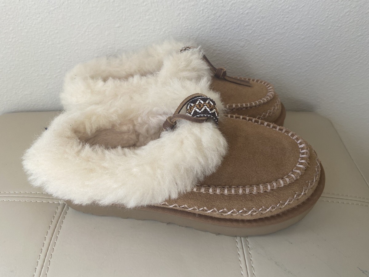 UGG｜MULES (TASMAN ALPINE - CHESTNUT (1158258)) UGG Tasman Alpine Slipper Chestnut (Women's) - 1158258-CHE - US