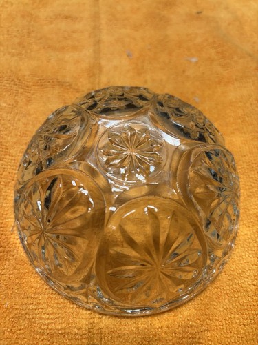 Vintage Anchor Hocking Medallion / Star Dip Bowl Crystal (Clear). 5 Total - Picture 3 of 4