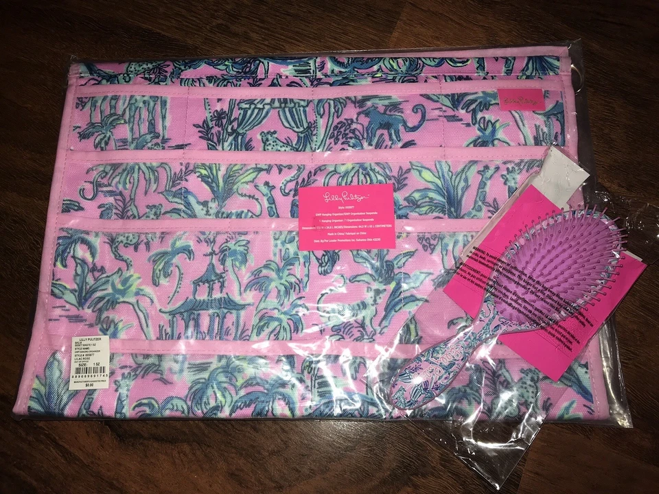 Lilly Pulitzer Fuera de Oficina ORGANIZADOR COLGANTE Y CEPILLO PARA EL CABELLO Set de Regalo GWP NUEVO CON ETIQUETAS Foto 2 de 4