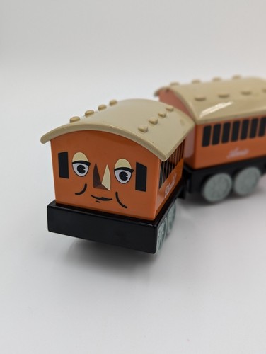 Tomy Thomas and Friends toddler pull train set. Annie and Clarabel. Sound. 1998. - Picture 8 of 11