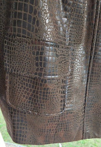 Susan Graver Gr. 1X Kroko-Prägung gebürstetes Kunstleder Jacke getragen Look 3/4 Slv  - Bild 2 von 10