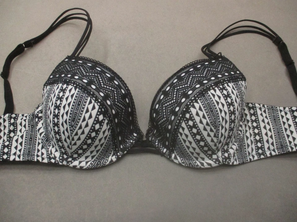 Sujetador Demi ajustable 36A Flirtitude para mujer gris forrado con aros cierre trasero 5E Foto 2 de 4