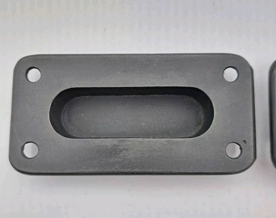 Lote de 2 elevadores de marco de ventana empotrados antiguos/de colección tiradores de herrajes de hierro fundido Foto 3 de 4