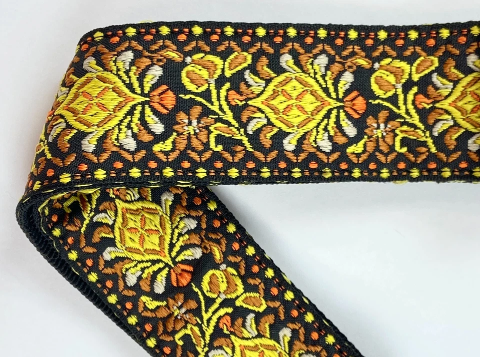 Correa de guitarra Stagg patrón Jimi nailon amarillo 32,3-55,5 pulgadas de largo 2 pulgadas de ancho Foto 2 de 3