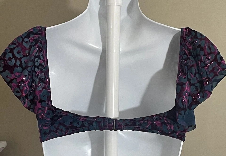 Traje de baño Betsey Johnson púrpura terciopelo agotado volantes bandeau mediano Foto 3 de 4