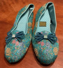 Vintage 60s Daniel Green Gold Floral Brocade Slippers - Size 7
